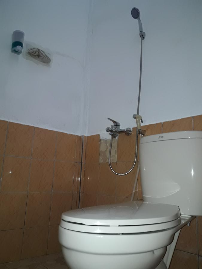 The Teuz B&B Labuan Bajo Esterno foto
