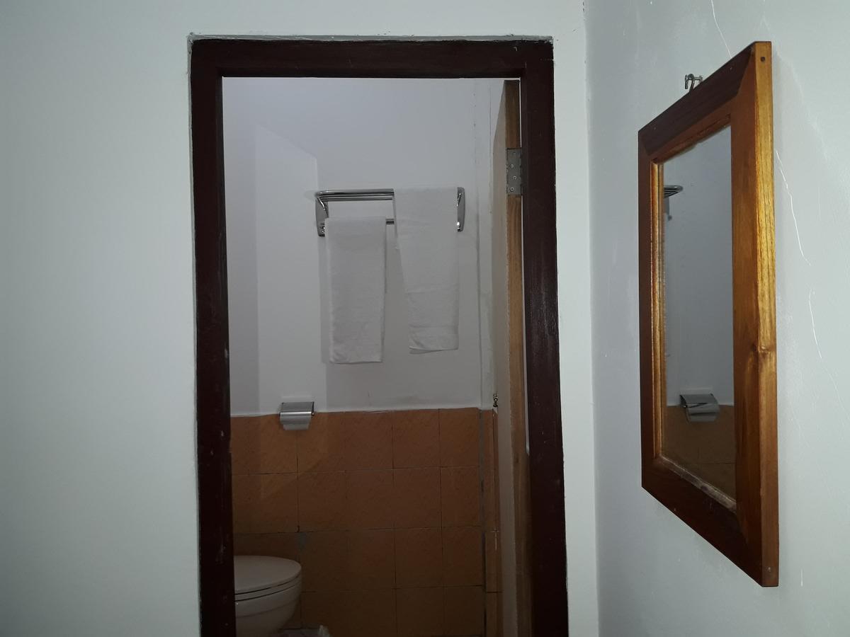 The Teuz B&B Labuan Bajo Esterno foto
