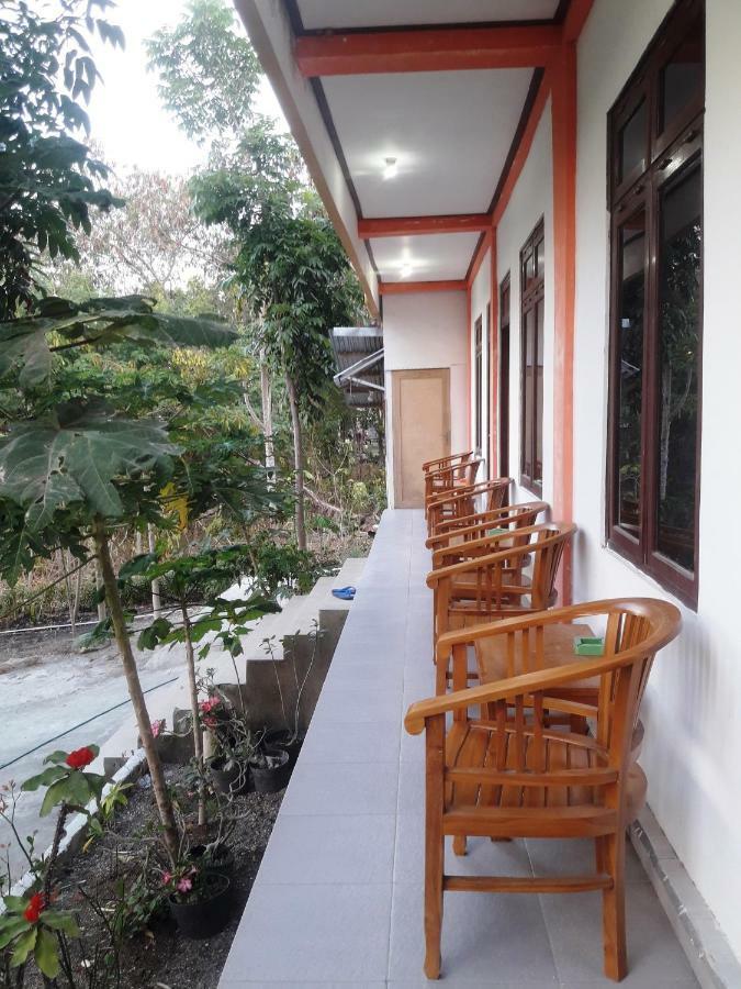 The Teuz B&B Labuan Bajo Esterno foto