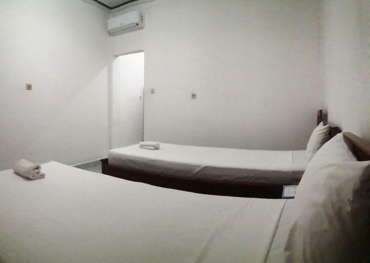 The Teuz B&B Labuan Bajo Esterno foto