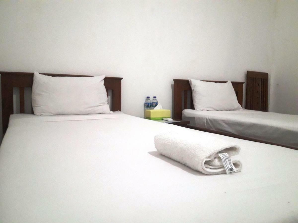The Teuz B&B Labuan Bajo Esterno foto