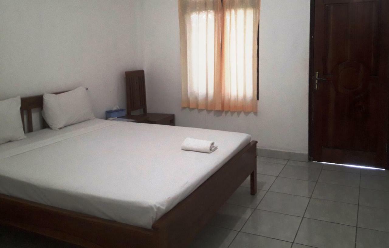 The Teuz B&B Labuan Bajo Esterno foto