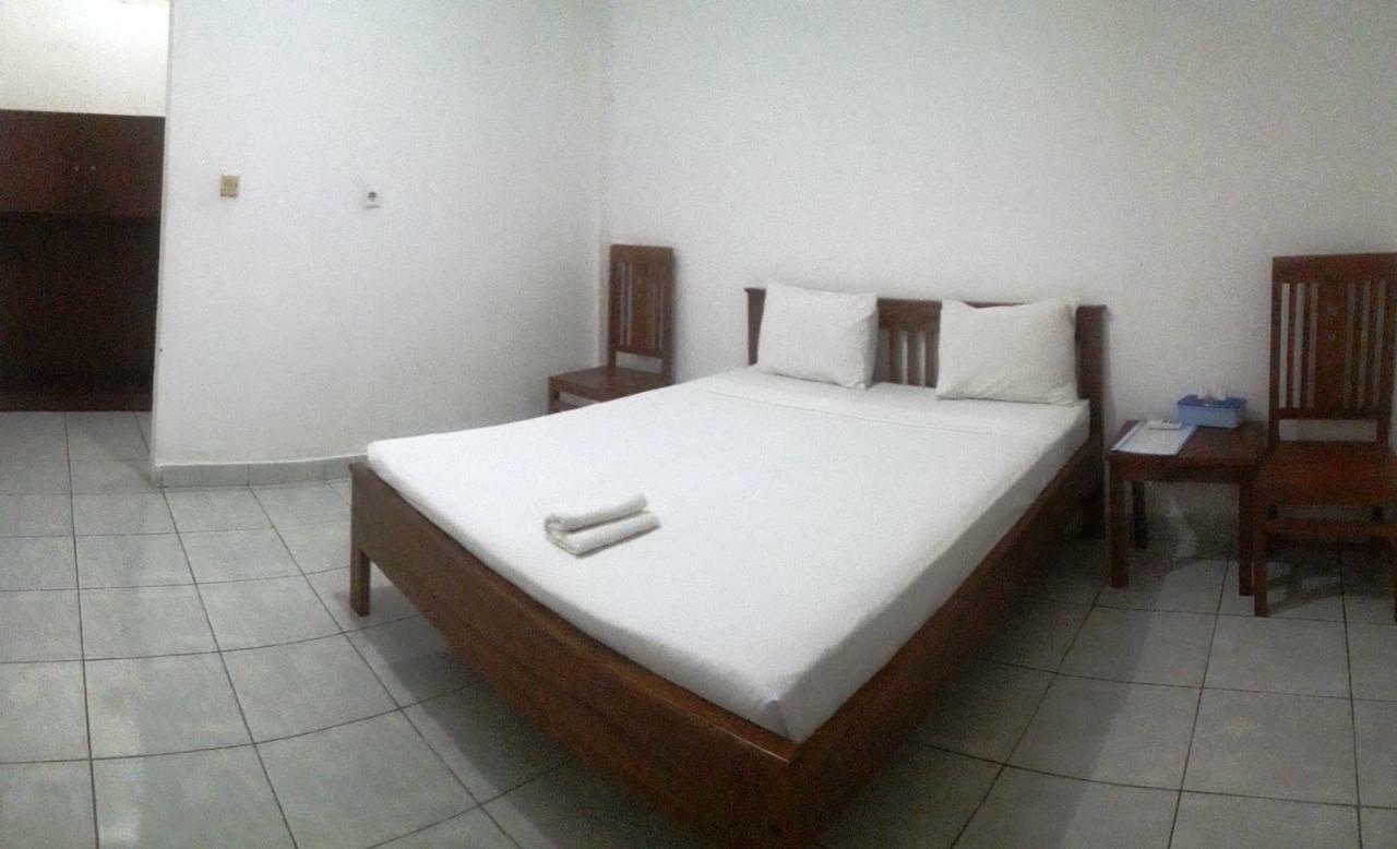 The Teuz B&B Labuan Bajo Esterno foto