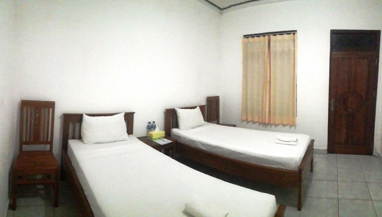 The Teuz B&B Labuan Bajo Esterno foto